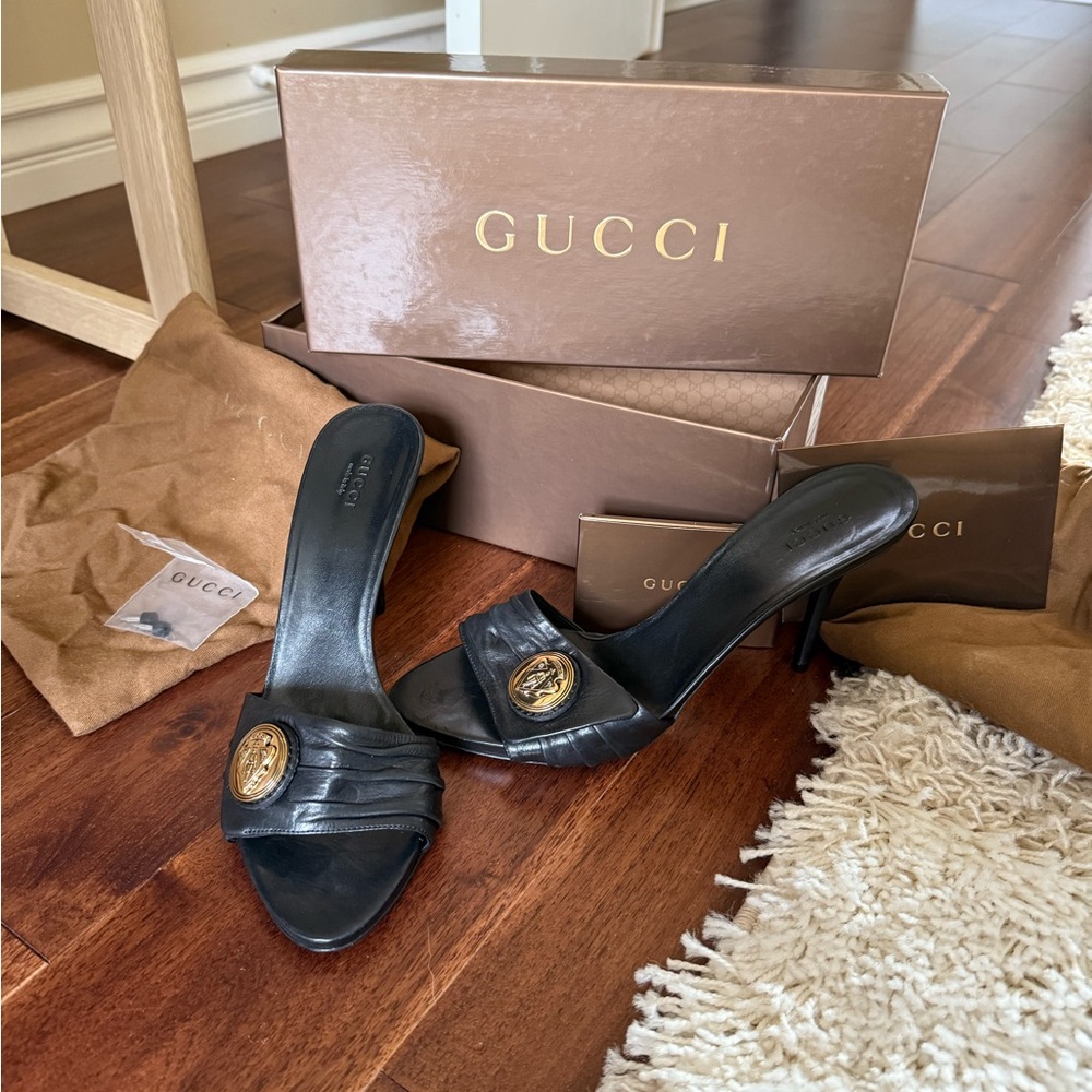 Gucci Black High-Heeled Mules Sleek Design